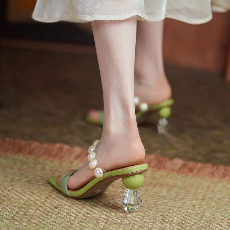 Przezroczyste kryształowe pantofle na wysokim obcasie damska letnia moda 2021 nowy gruby obcas perła damskie sandały