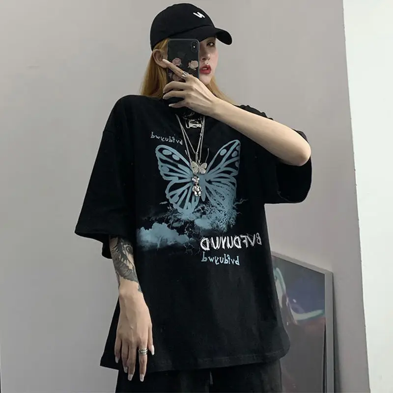 Letnia Gotycki t-shirt dla dziewczyn Anime Graphic Tees Women Animal Print Short Sleeve Tops Korean 2021 Fashion Alt Clothes FERNAN